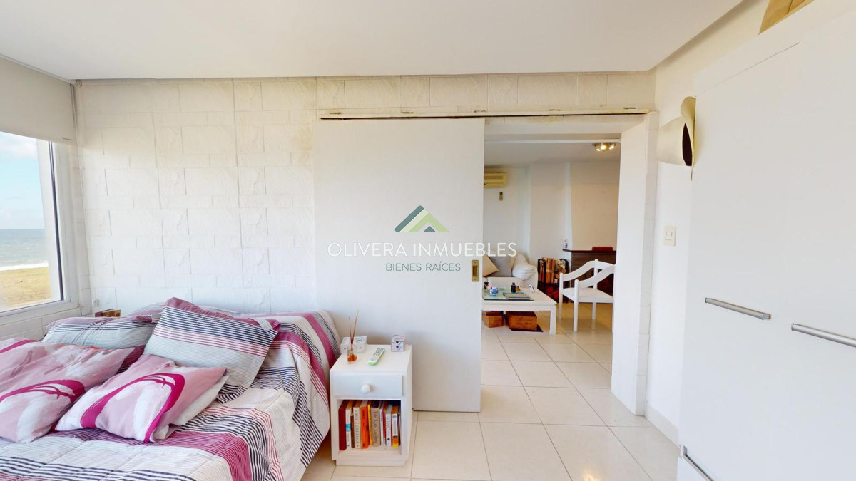 Apartamento ID.12118 - Apartamento en primera línea de la mansa, precio en Oportunidad. 3 dormitorios.