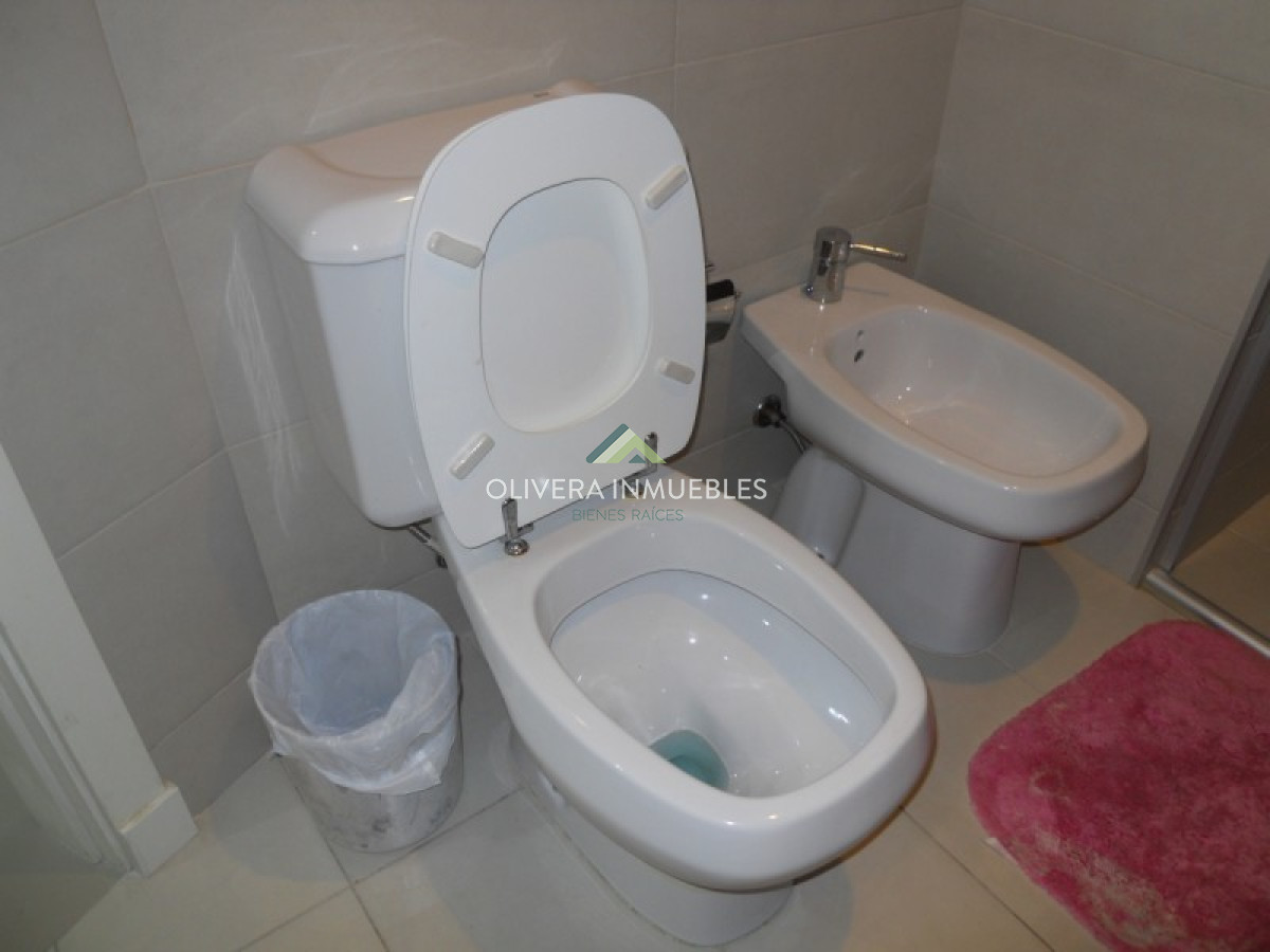 Apartamento ID.4440 - Apartamento en venta y alquiler de 2 dormitorios, Punta del Este.