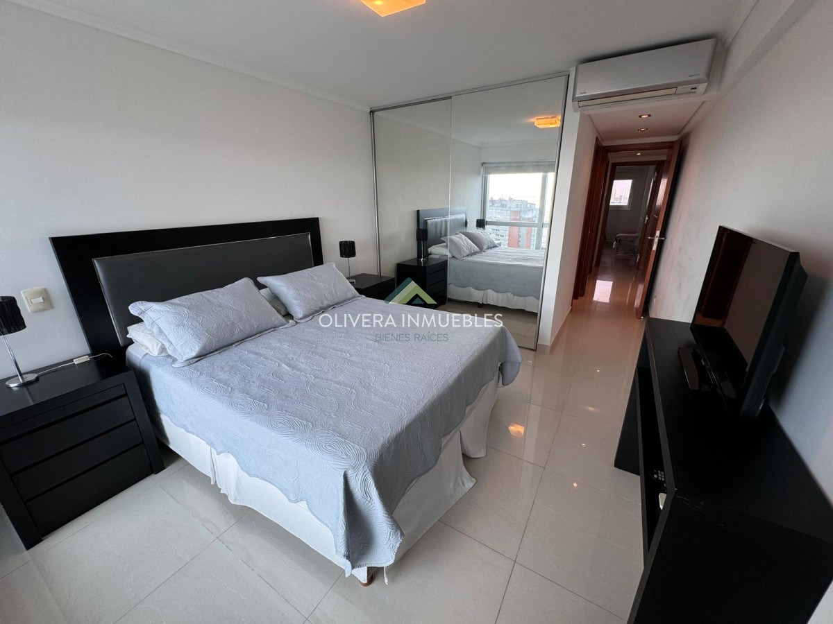 Apartamento ID.12685 - Apartamento en venta de 2 dormitorios en edificio Miami Boulevard