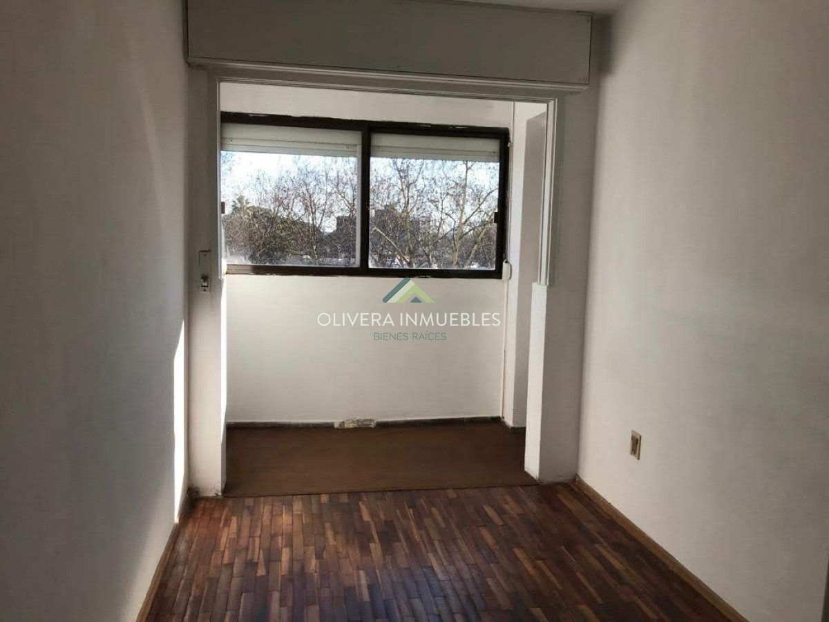 Apartamento ID.12548 - Apartamento en venta 3 dormitorios, acepta Banco.