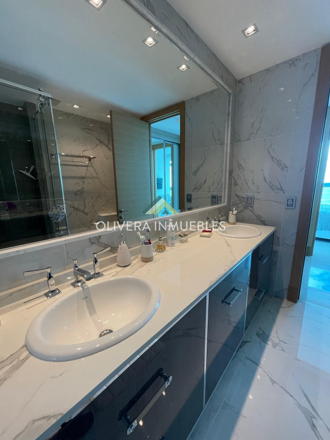 Apartamento ID.12712 - Venta Apartamento 3 dormitorios Fendi Chateau Playa Mansa Punta del Este
