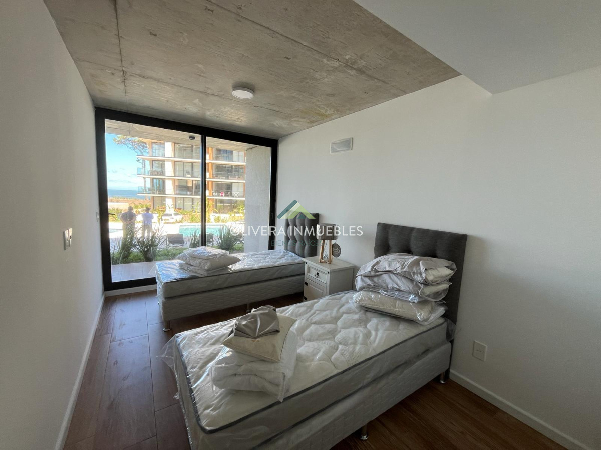Apartamento ID.11435 - Apartamento en venta, alquiler anual o alquiler de verano  de 2 dormitorio en Playa Mansa, Punta del Este