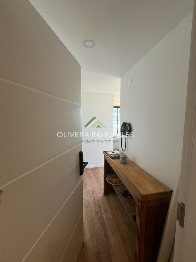 Apartamento ID.11435 - Apartamento en venta, alquiler anual o alquiler de verano  de 2 dormitorio en Playa Mansa, Punta del Este