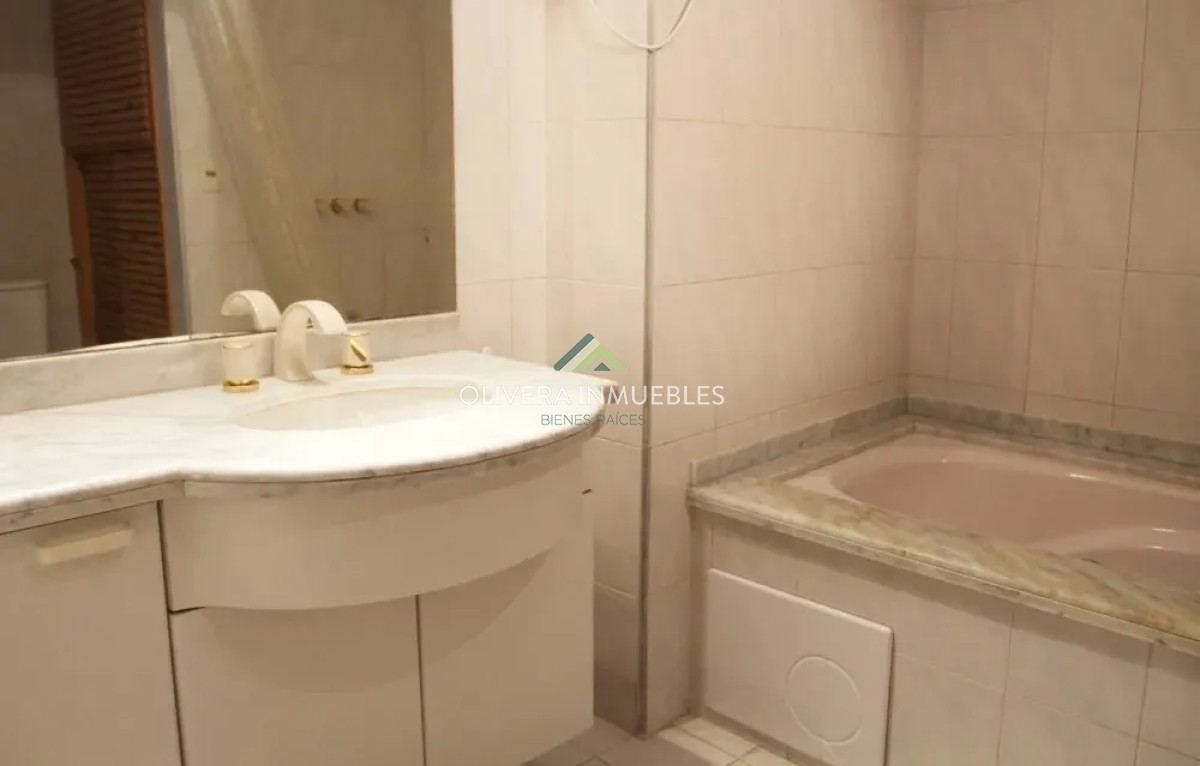 Apartamento ID.9208 - Apartamento en Venta-Punta del Este