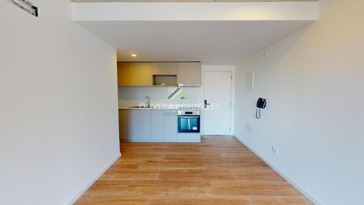 Apartamento ID.12138 - Oportunidad en primera línea, 2 dormitorios, 2 baños.