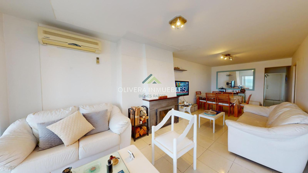 Apartamento ID.12118 - Apartamento en primera línea de la mansa, precio en Oportunidad. 3 dormitorios.