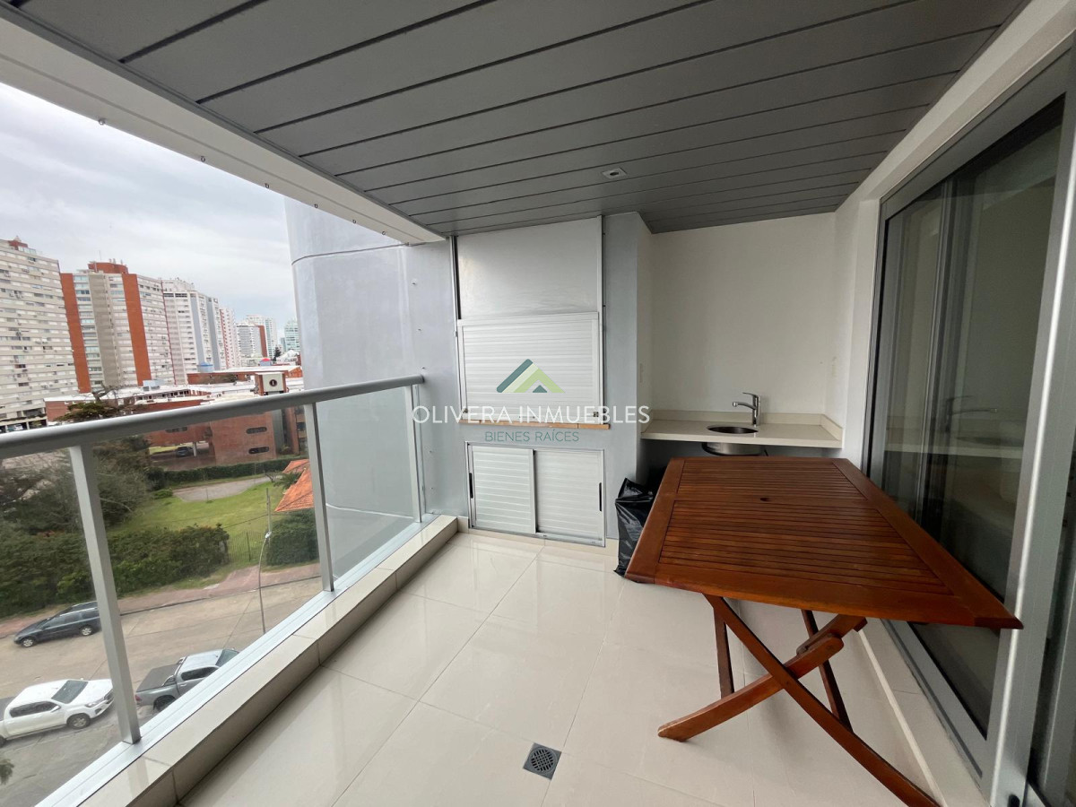 Apartamento ID.13714 - Apartamento en venta a pasos del mar, Punta del Este