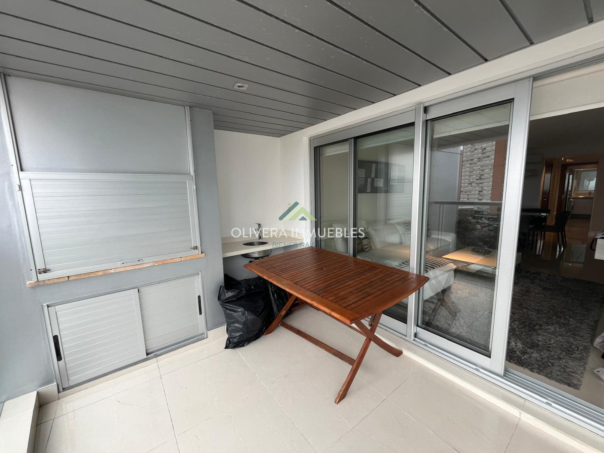Apartamento ID.13714 - Apartamento en venta a pasos del mar, Punta del Este