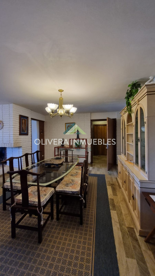 Apartamento ID.11812 - Apartamento en venta de 4 dormitorios en Playa Mansa Punta del Este