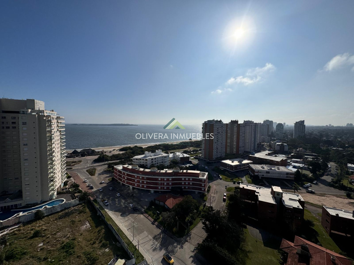 Apartamento ID.12685 - Apartamento en venta de 2 dormitorios en edificio Miami Boulevard