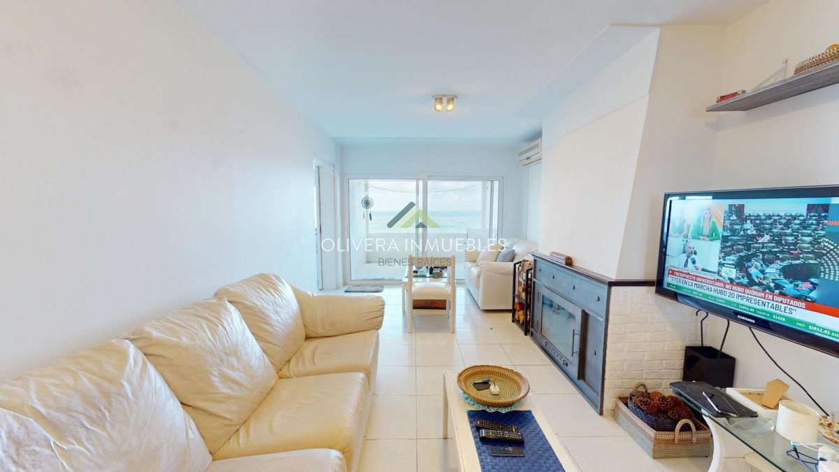 Apartamento ID.12118 - Apartamento en primera línea de la mansa, precio en Oportunidad. 3 dormitorios.