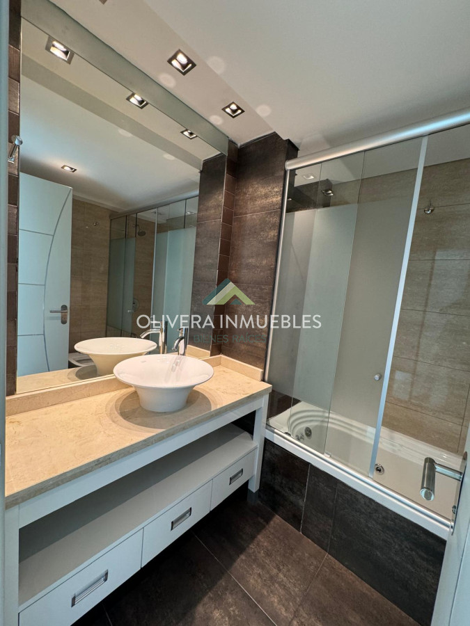 Apartamento ID.12684 - Apartamento en venta de 2 dormitorios en edificio Miami Boulevard