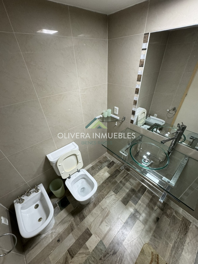 Apartamento ID.11812 - Apartamento en venta de 4 dormitorios en Playa Mansa Punta del Este