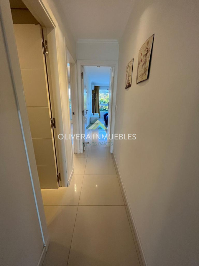 Apartamento ID.12105 - Apartamento en venta de 2 dormitorios en Edificio Cruceros