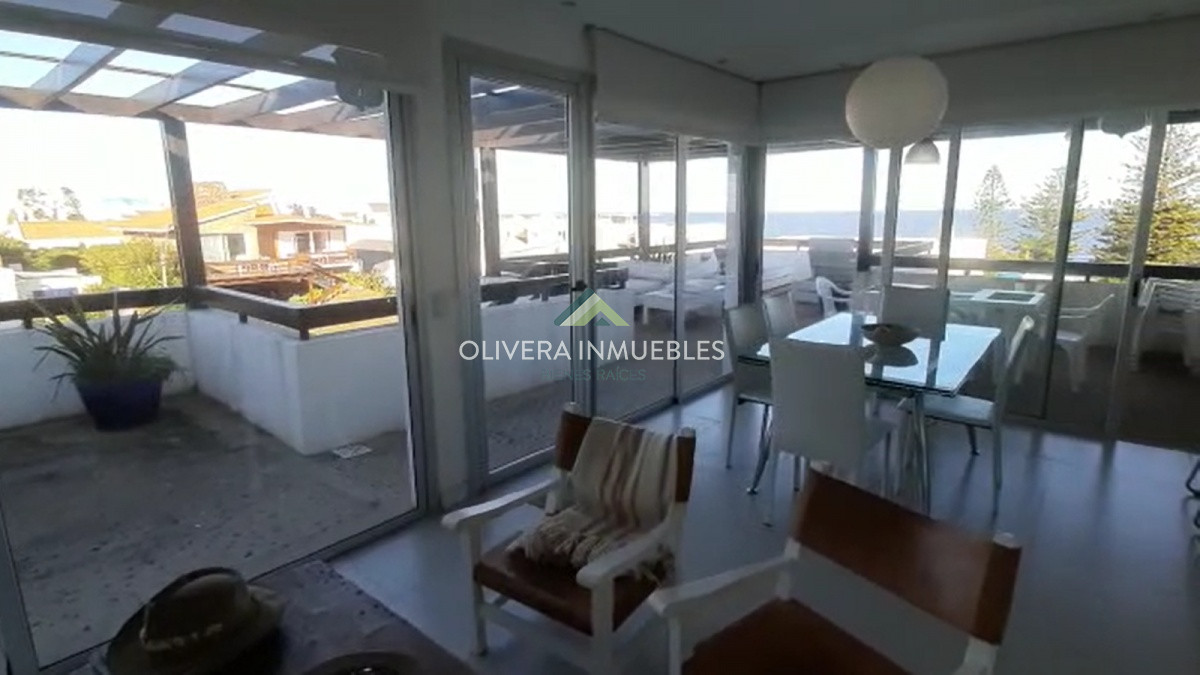 Apartamento ID.9512 - Alquiler de Hermoso Apartamento con amplia terraza con parrillero en La Barra