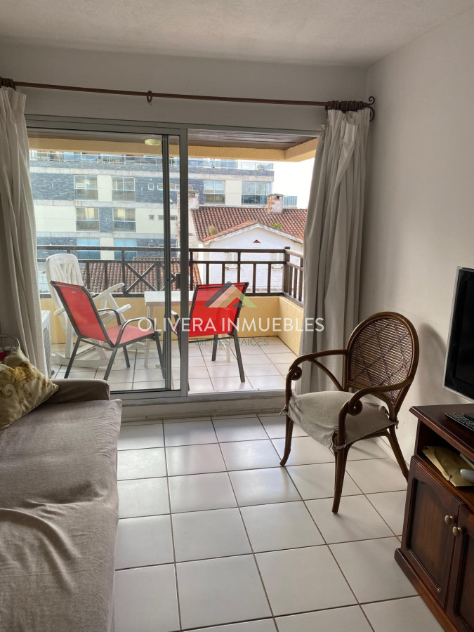 Apartamento ID.11989 - Apartamento en venta 2 dormitorios con vista al mar, Punta del Este