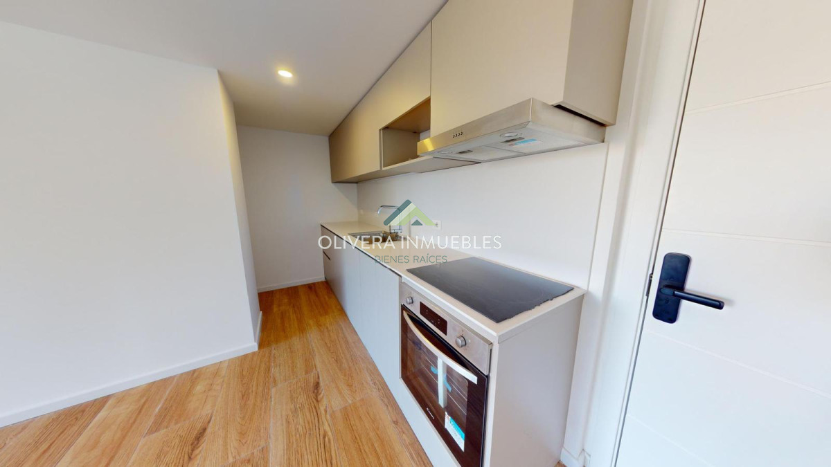 Apartamento ID.12138 - Oportunidad en primera línea, 2 dormitorios, 2 baños.