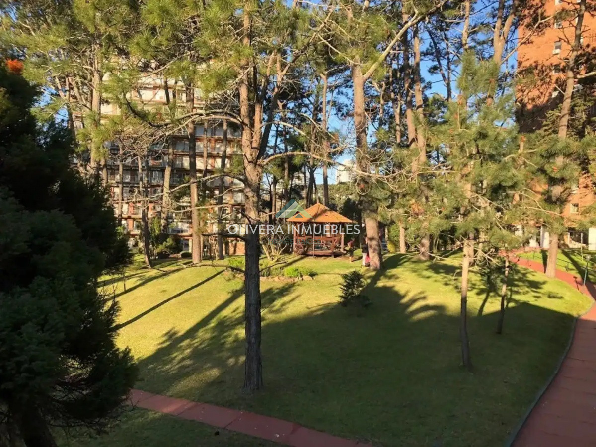 Apartamento ID.9517 - Atención !! Apartamento Complejo en Arcobaleno - Baño Totalmente Nuevo !!