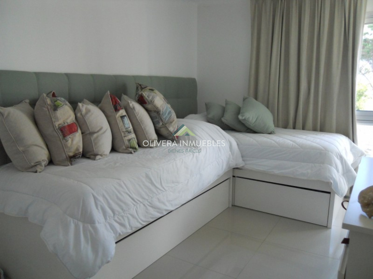 Apartamento ID.4440 - Apartamento en venta y alquiler de 2 dormitorios, Punta del Este.