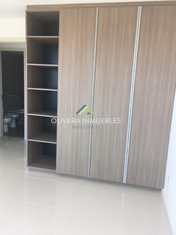 Apartamento ID.2267 - Apartamento en venta en Punta del Este, sobre la Avenida Roosevelt en Edificio Gala Vista.