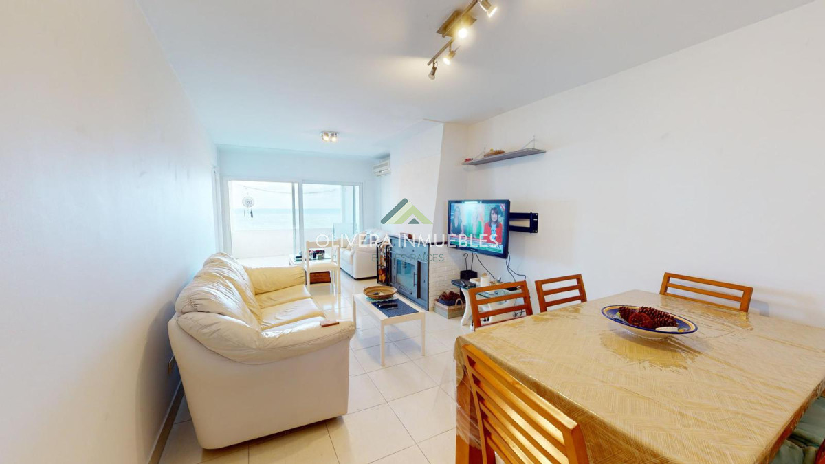 Apartamento ID.12118 - Apartamento en primera línea de la mansa, precio en Oportunidad. 3 dormitorios.