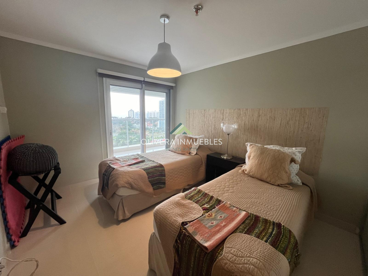 Apartamento ID.13713 - Apartamento en venta a pasos del mar, Punta del Este