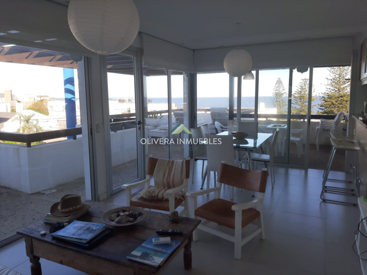 Apartamento ID.9512 - Alquiler de Hermoso Apartamento con amplia terraza con parrillero en La Barra