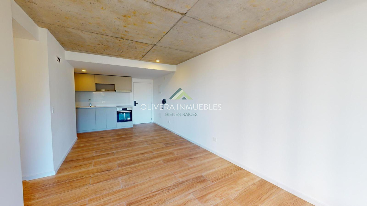 Apartamento ID.12138 - Oportunidad en primera línea, 2 dormitorios, 2 baños.