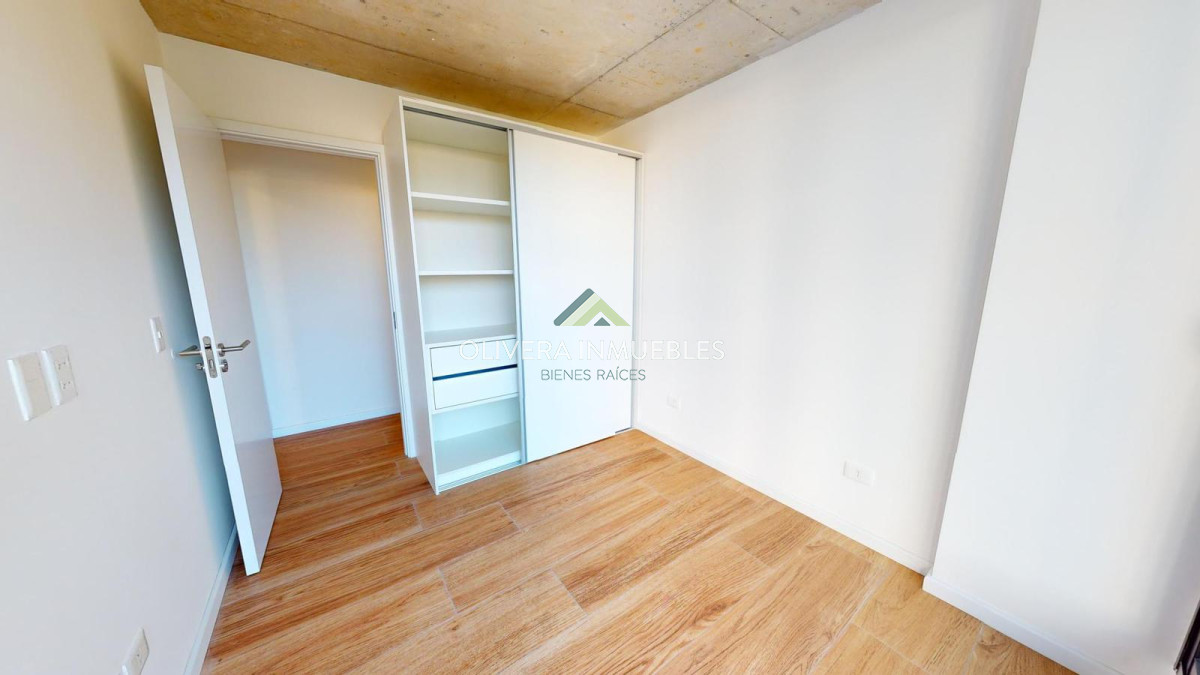 Apartamento ID.12138 - Oportunidad en primera línea, 2 dormitorios, 2 baños.