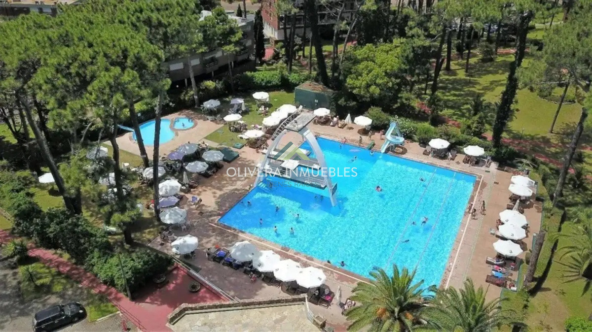 Apartamento ID.9517 - Atención !! Apartamento Complejo en Arcobaleno - Baño Totalmente Nuevo !!