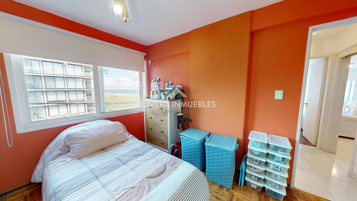 Apartamento ID.12118 - Apartamento en primera línea de la mansa, precio en Oportunidad. 3 dormitorios.