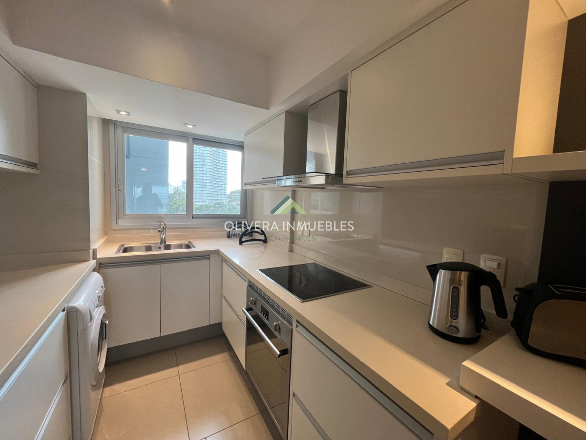Apartamento ID.13714 - Apartamento en venta a pasos del mar, Punta del Este
