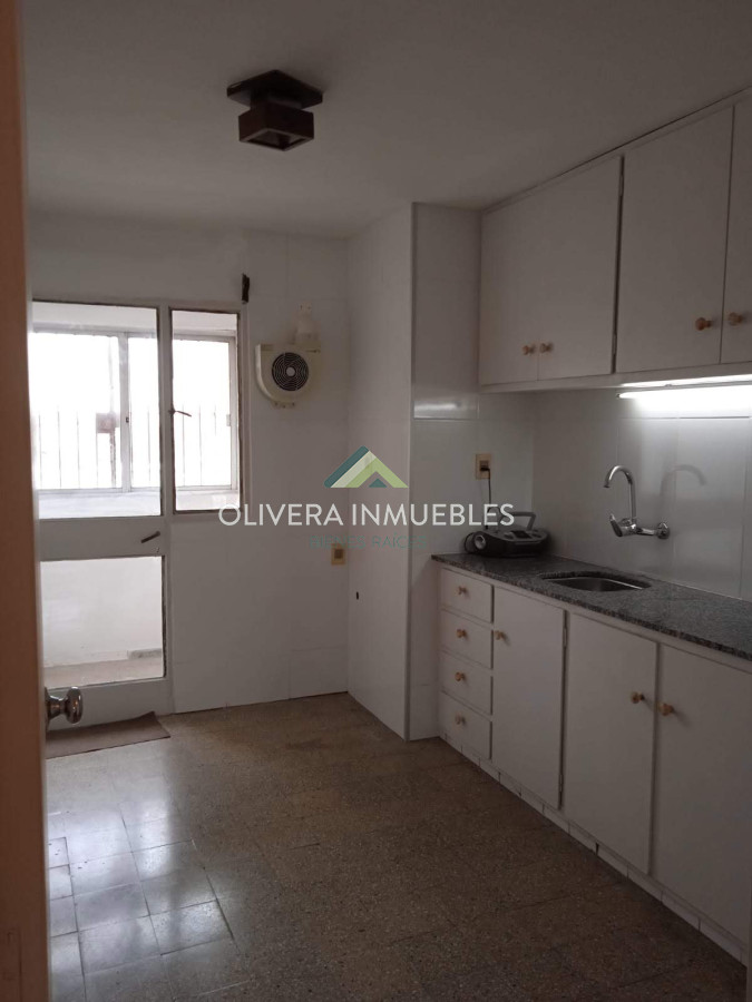 Apartamento ID.12548 - Apartamento en venta 3 dormitorios, acepta Banco.