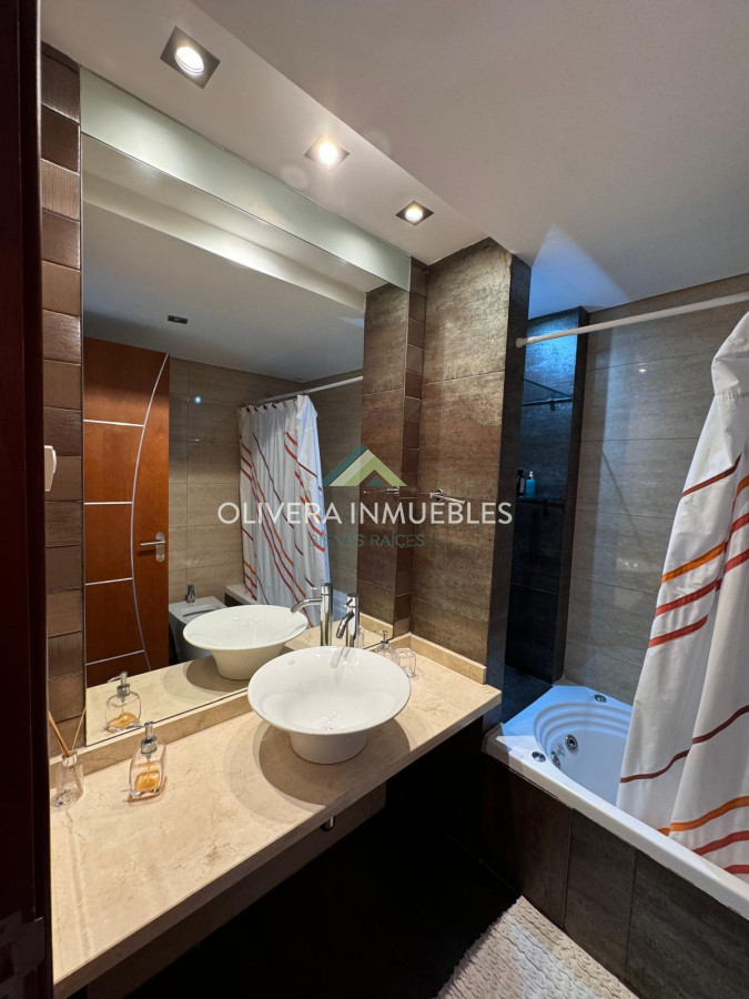 Apartamento ID.12685 - Apartamento en venta de 2 dormitorios en edificio Miami Boulevard