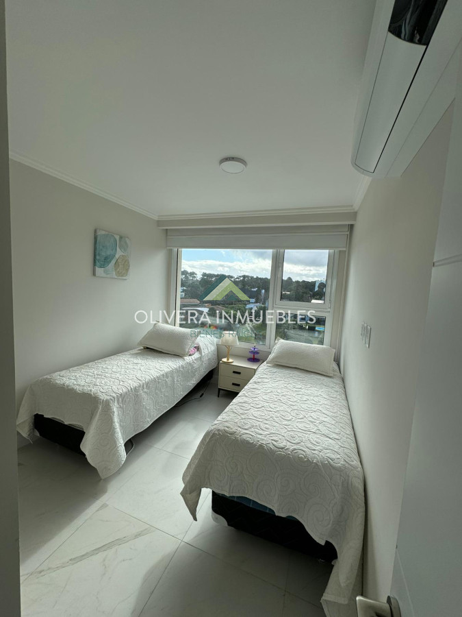 Apartamento ID.12369 - Apartamento en venta de 2 dormitorios en Edificio Cruceros