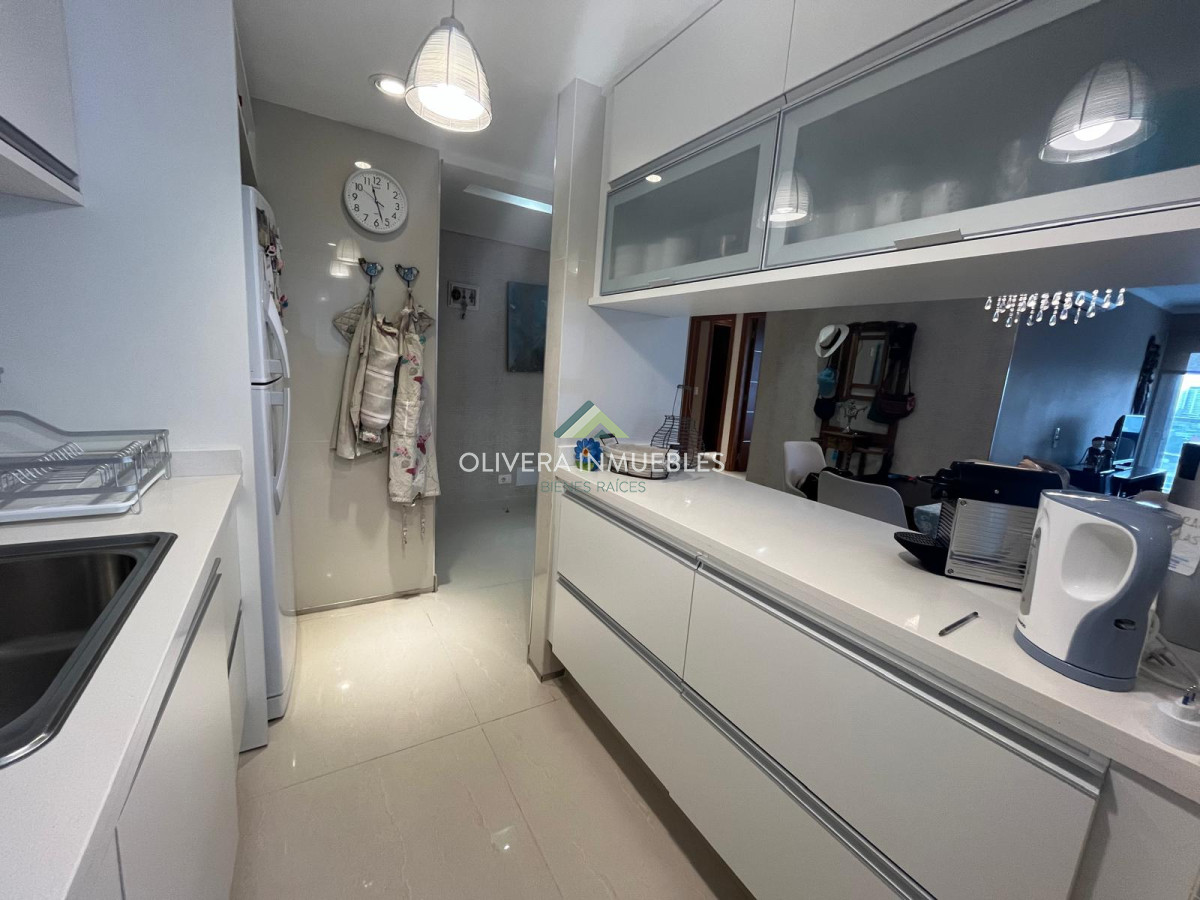 Apartamento ID.13713 - Apartamento en venta a pasos del mar, Punta del Este
