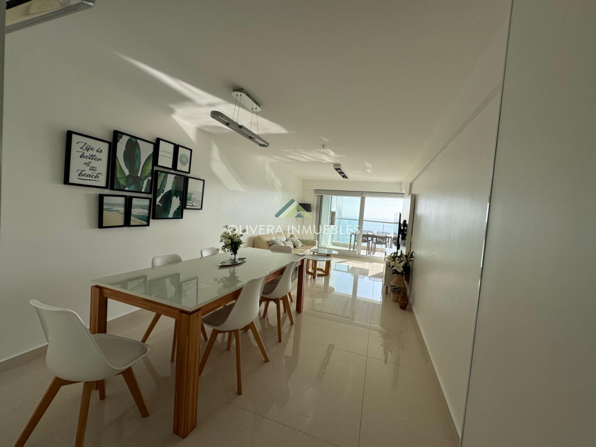 Apartamento ID.12684 - Apartamento en venta de 2 dormitorios en edificio Miami Boulevard