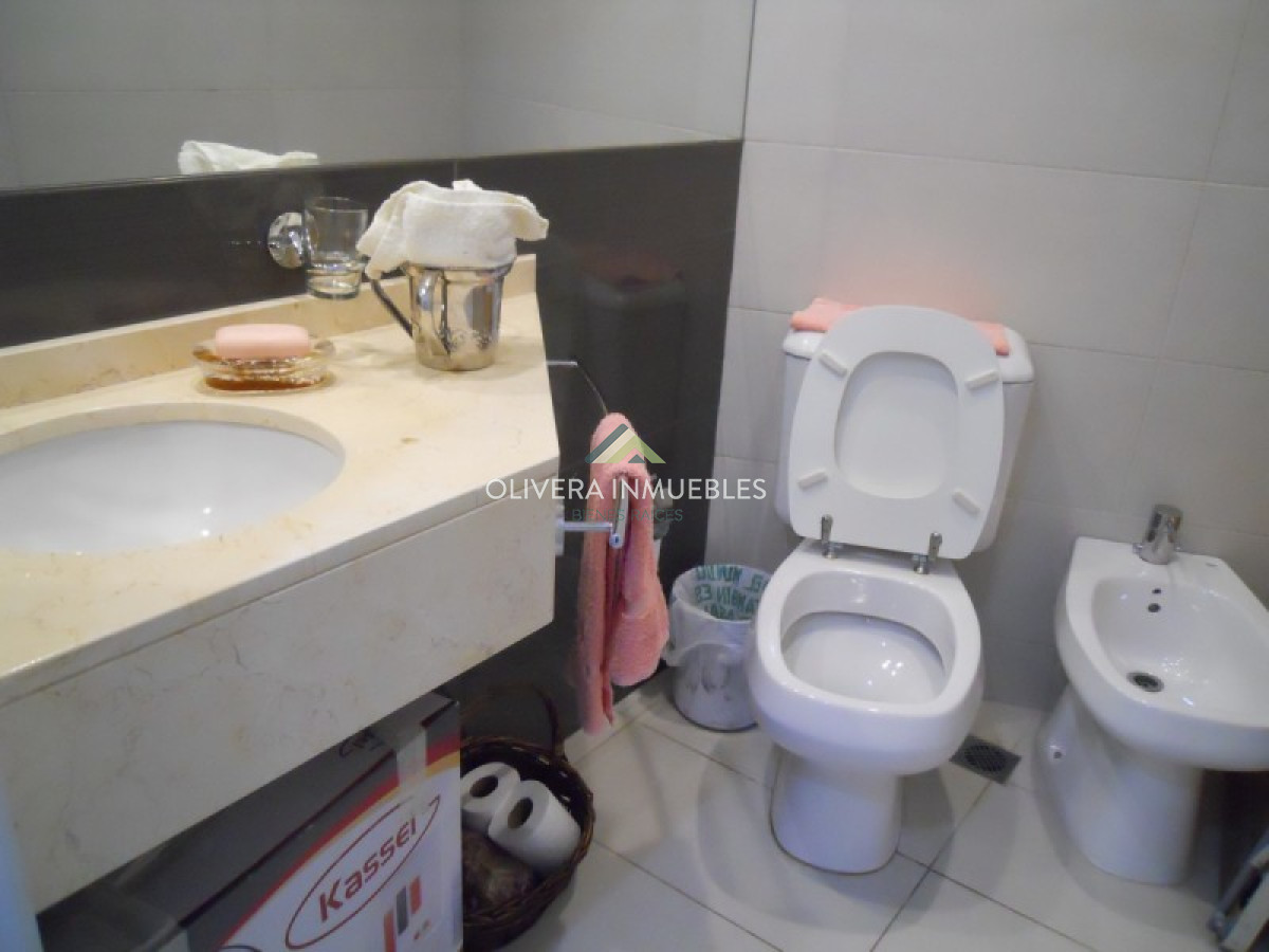 Apartamento ID.4440 - Apartamento en venta y alquiler de 2 dormitorios, Punta del Este.