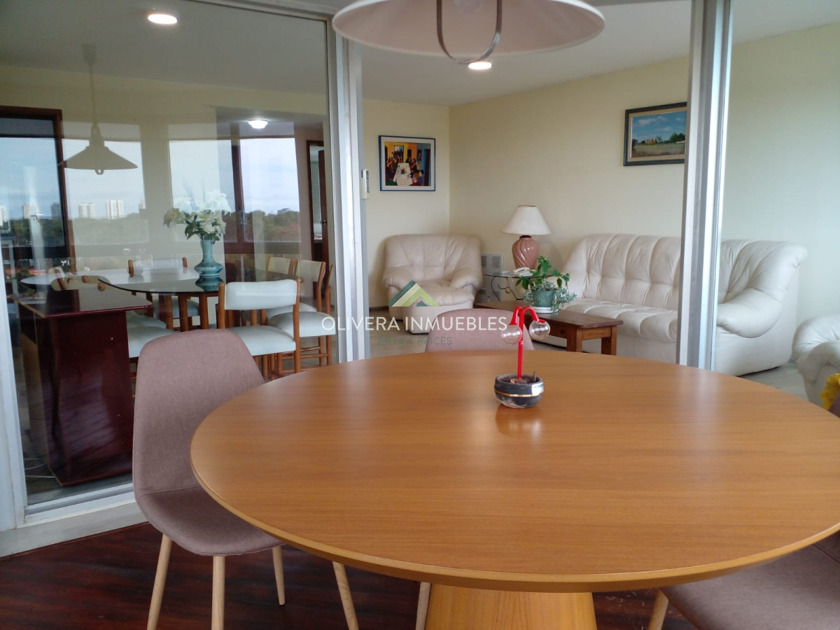 Apartamento ID.7944 - Apartamento de 3 dormitorios en venta. Oportunidad.