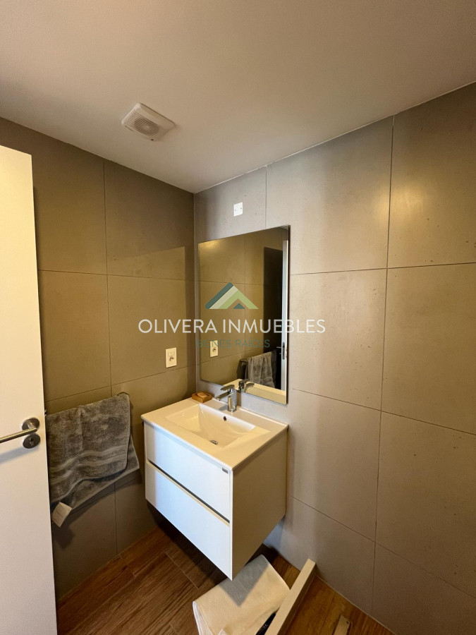 Apartamento ID.11435 - Apartamento en venta, alquiler anual o alquiler de verano  de 2 dormitorio en Playa Mansa, Punta del Este