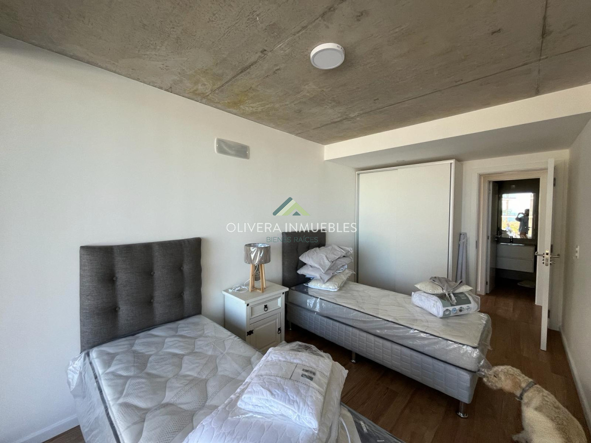 Apartamento ID.11435 - Apartamento en venta, alquiler anual o alquiler de verano  de 2 dormitorio en Playa Mansa, Punta del Este