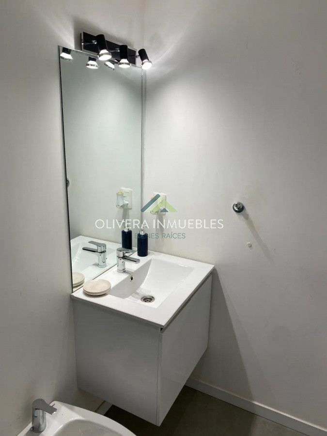 Apartamento ID.9872 - Ocean Drive Apartamento Monoambiente en Alquiler Anual e Invernal