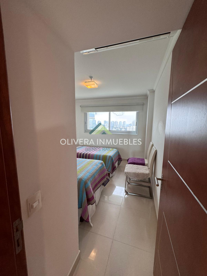 Apartamento ID.12685 - Apartamento en venta de 2 dormitorios en edificio Miami Boulevard