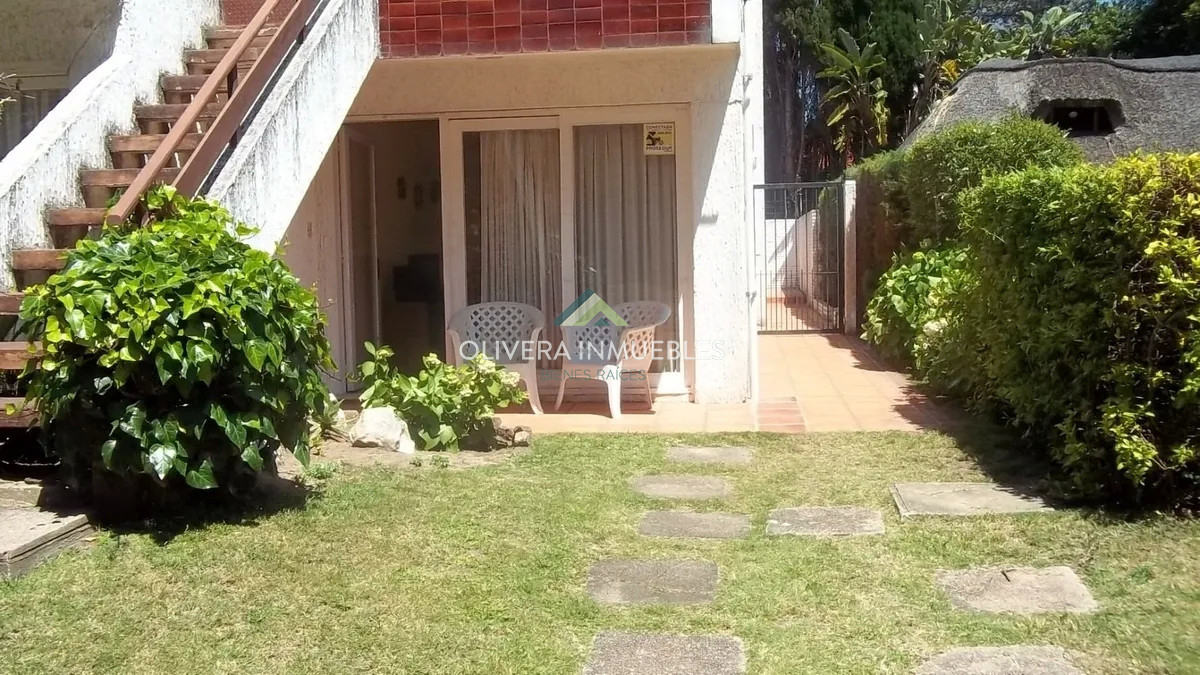 Apartamento ID.7586 - Alquiler por temporada y anual apto tipo casita