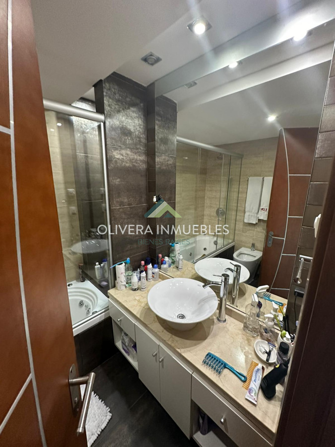 Apartamento ID.12665 - Apartamento en venta de 2 dormitorios en edificio Miami Boulevard