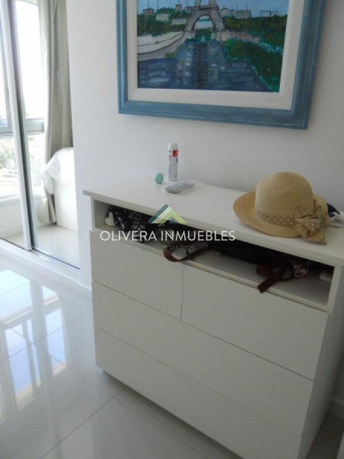 Apartamento ID.4440 - Apartamento en venta y alquiler de 2 dormitorios, Punta del Este.