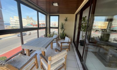 Apartamento en venta y alquiler temporal, vista al mar Punta del Este