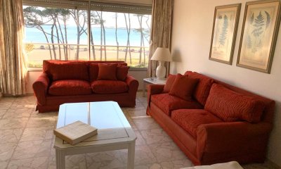 Venta de Apartamento 3 dormitorios, 3 baños. Primera línea. Hermosa vista.