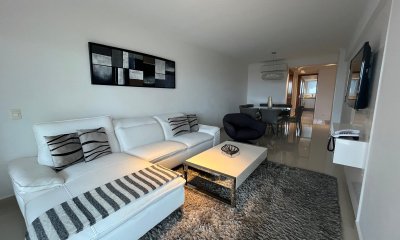 Apartamento en venta a pasos del mar, Punta del Este