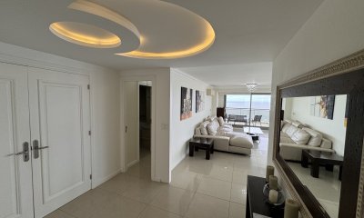 Apartamento en venta de 4 dormitorios en Playa Brava, Punta del Este